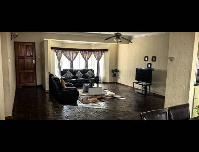 3 BEDROOM HOUSE FOR SALE IN DANA BAY